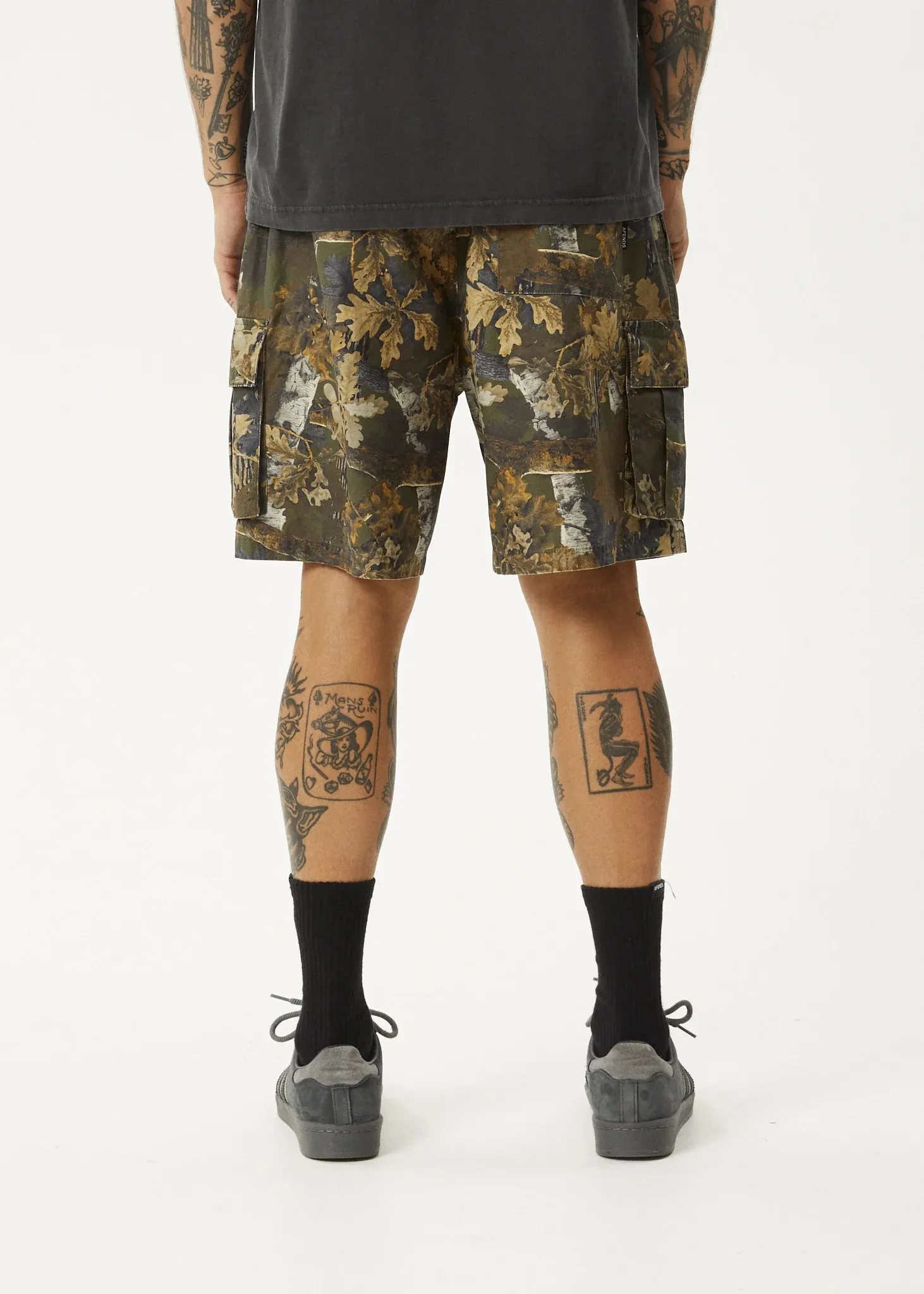 NINETY EIGHTS CARGO SHORTS | FIND ME