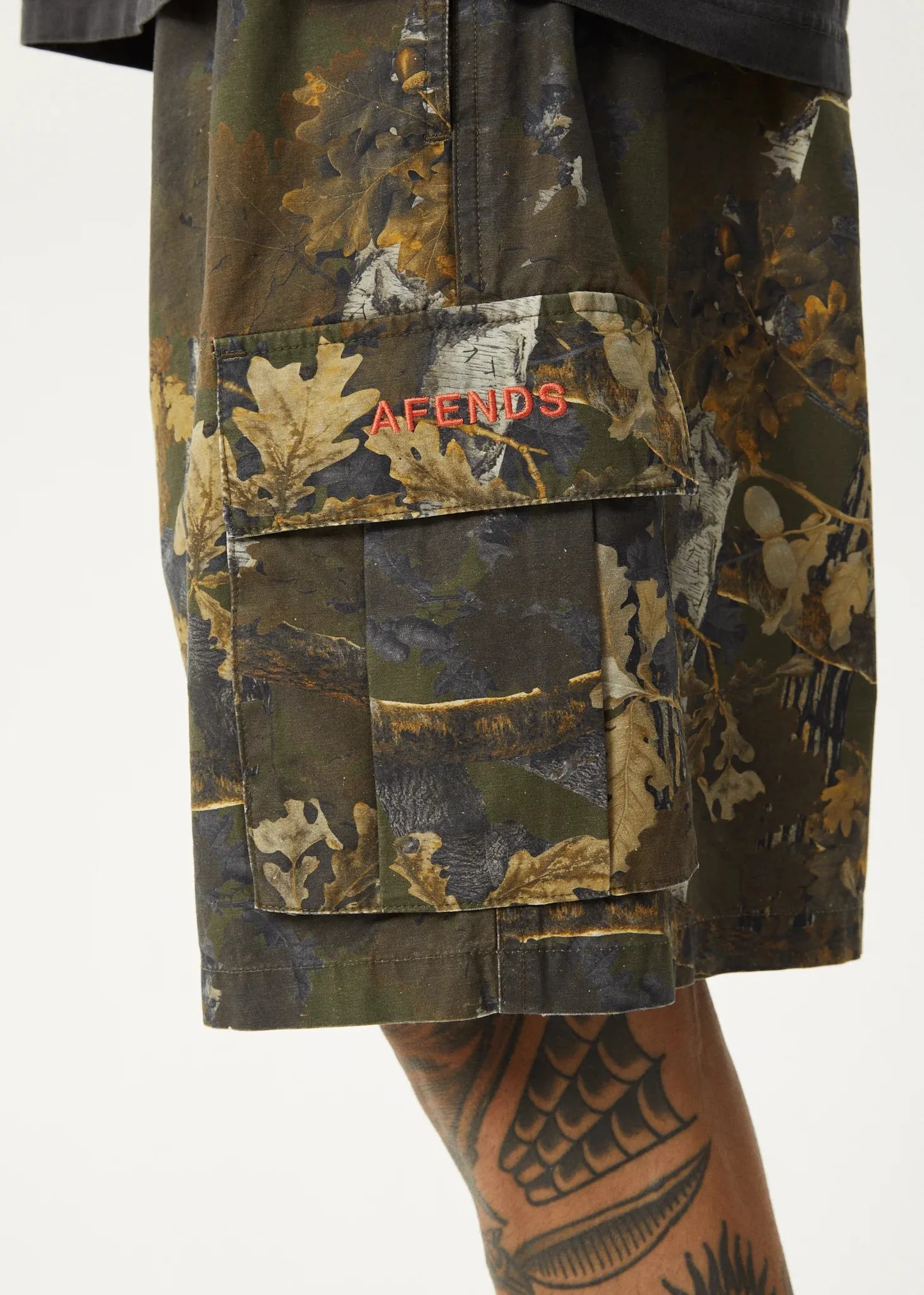 NINETY EIGHTS CARGO SHORTS | FIND ME