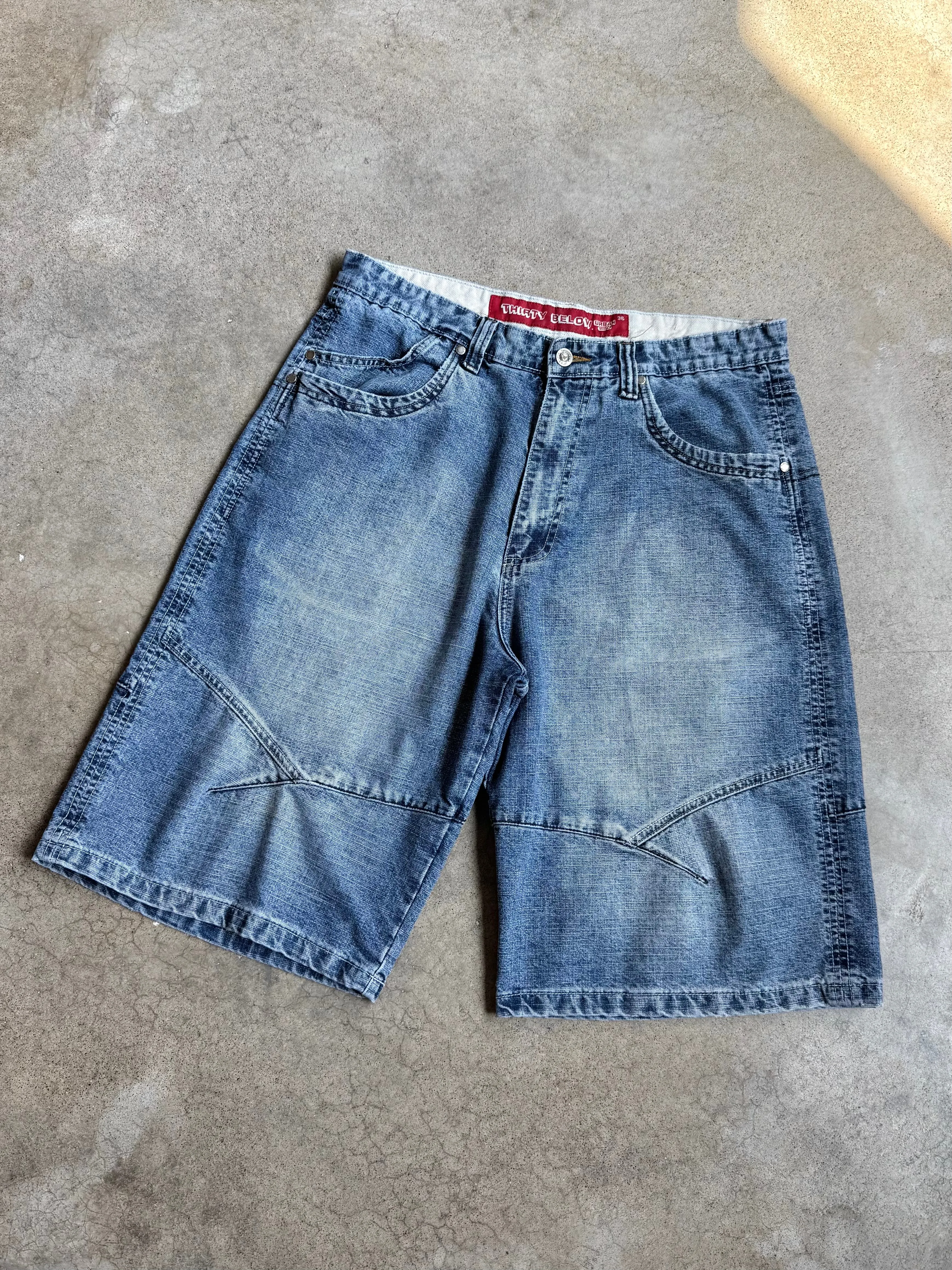 Y2K Thirty Below Faded Baggy Jean Shorts (W36)